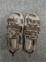 Like new! Faded Glory sandals size 5