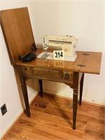 Vintage Singer Sewing Machine 513