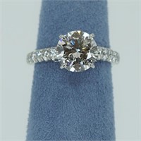 Ladies platinum diamond engagement ring