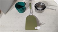 Measuring Cups and Spatula