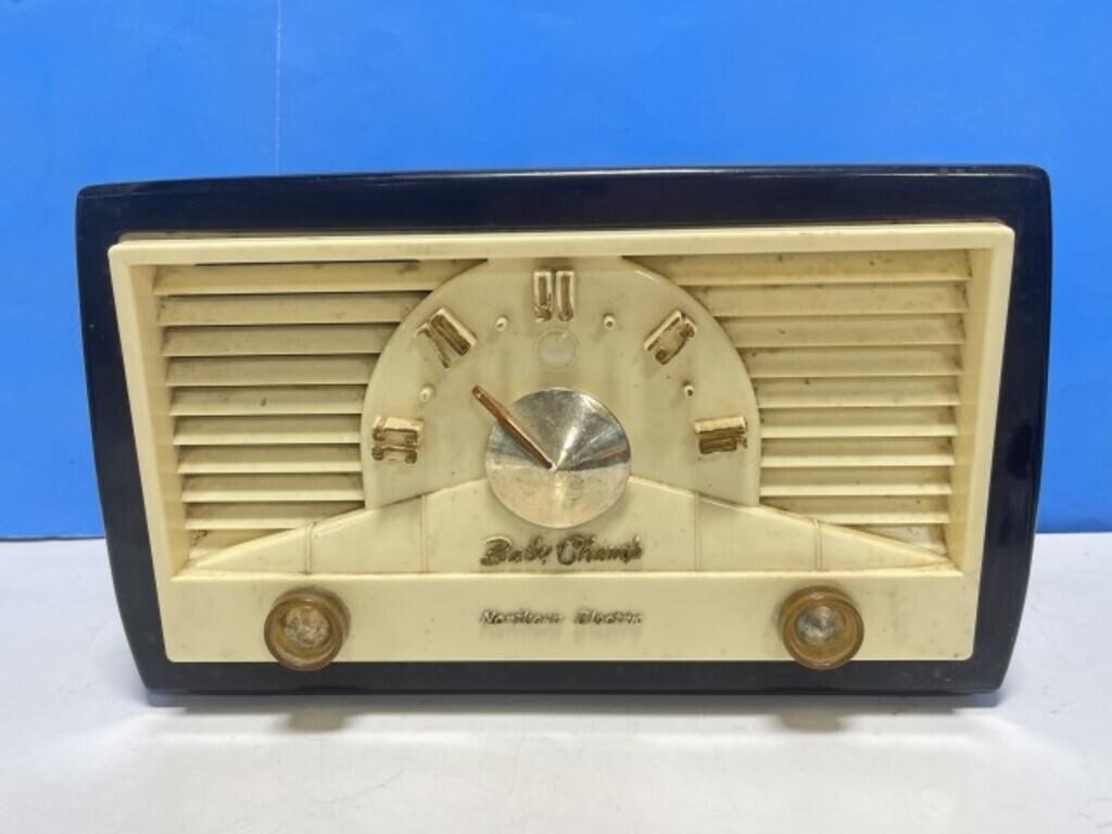 Vintage Baby Champ Northern Electric Radio