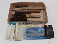 Sanding brushes and wire brushes