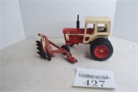 1/16 IH 1466 Tractor & Plow