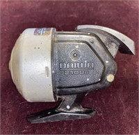 FISHING: Vintage DAIWA 2100B Reel