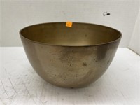 Brass bowl. 9.5 diam. 5.5 H