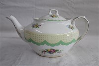 Royal Albert "Prudence" teapot (spout crack)
