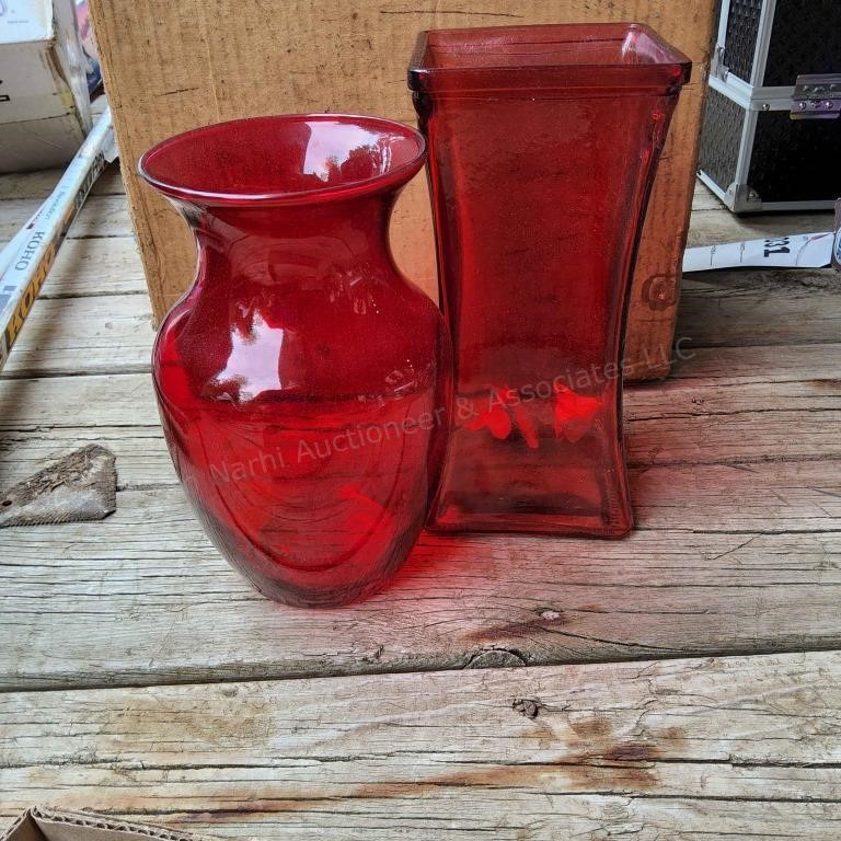 HW 2pc red vases Approx 8”