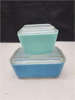 Pyrex refrigerator dishes one sm  lid w Nic