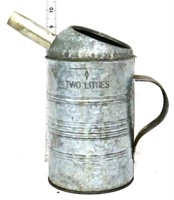 Vintage 2 liter oil can w/ spout