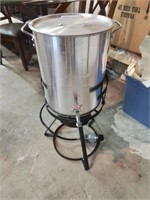 Nice lp gas large pot cooker Is very clean