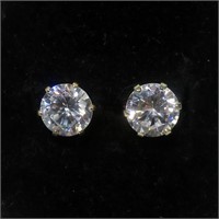 10K Yellow gold round brilliant cut cubic zirconia