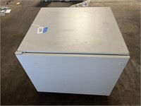 4-Wheel Metal Storage Cabinet