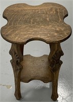 Tiger Oak End table measures 18 1/2? tall