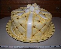 Vtg Cresco ceramic quilted covered cake dish