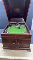 Victrola Table Top Gramophone. For parts or