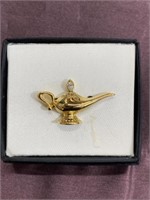 Disney genie lamp, brooch, exclusive Disney