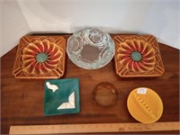 6 great vintage ashtrays. Matching ceramic