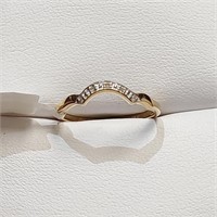 $800 10K  Diamond(0.03ct) Ring