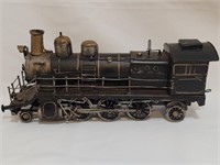 Metal Steam Engine Train Locomotive Model / Decor