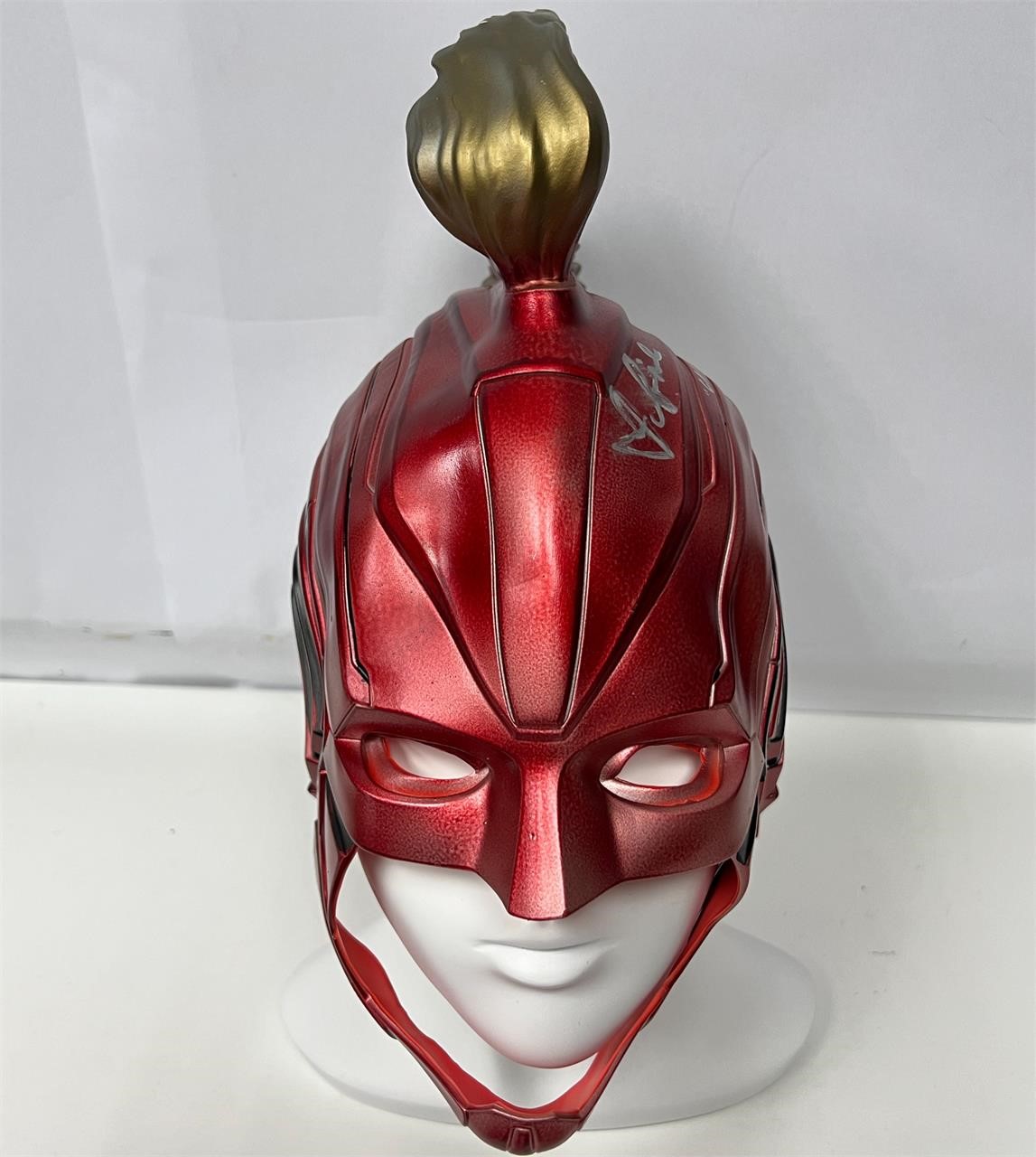 Autograph COA Captain marvel Mask