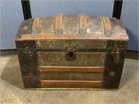 Antique Dome Top Steamer Trunk 30.5"x17”x23”