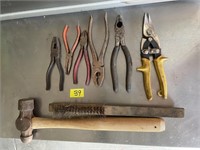Tools - Assorted pliers/wire brush/hammer