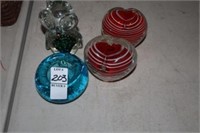 GLASS PAPER WEIGHTS
