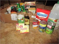 Box lot-various canned goods, vinegar, cake