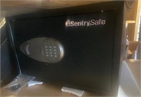 New Sentry small document safe