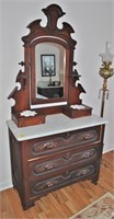 3 pc Victorian Bedroom Suite - Full-size Bed