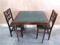 VINTAGE HOURD FOLDING CARD TABLE & CHAIRS