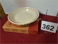 TRADITIONAL RED PIE PLATE 9"
