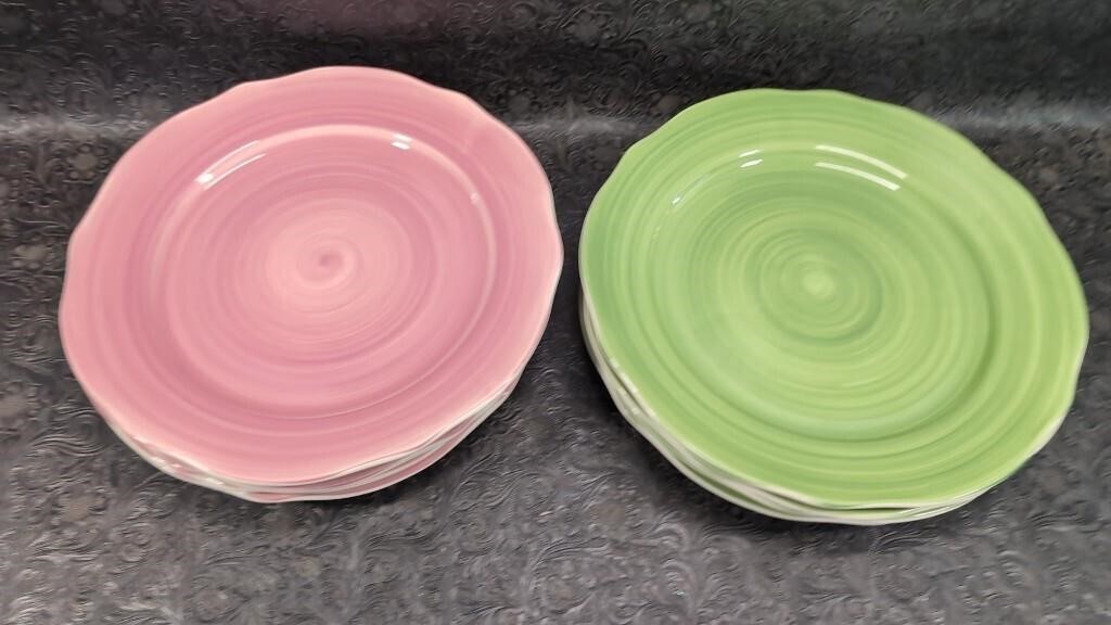 8 Flora Franciscan Plates, 4 Pink, 4 Green