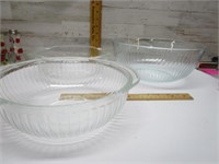 LARGE PYREX MIXING BOWL & CASSEROLE DISHES