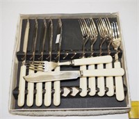 Boxed set  fish knives & forks