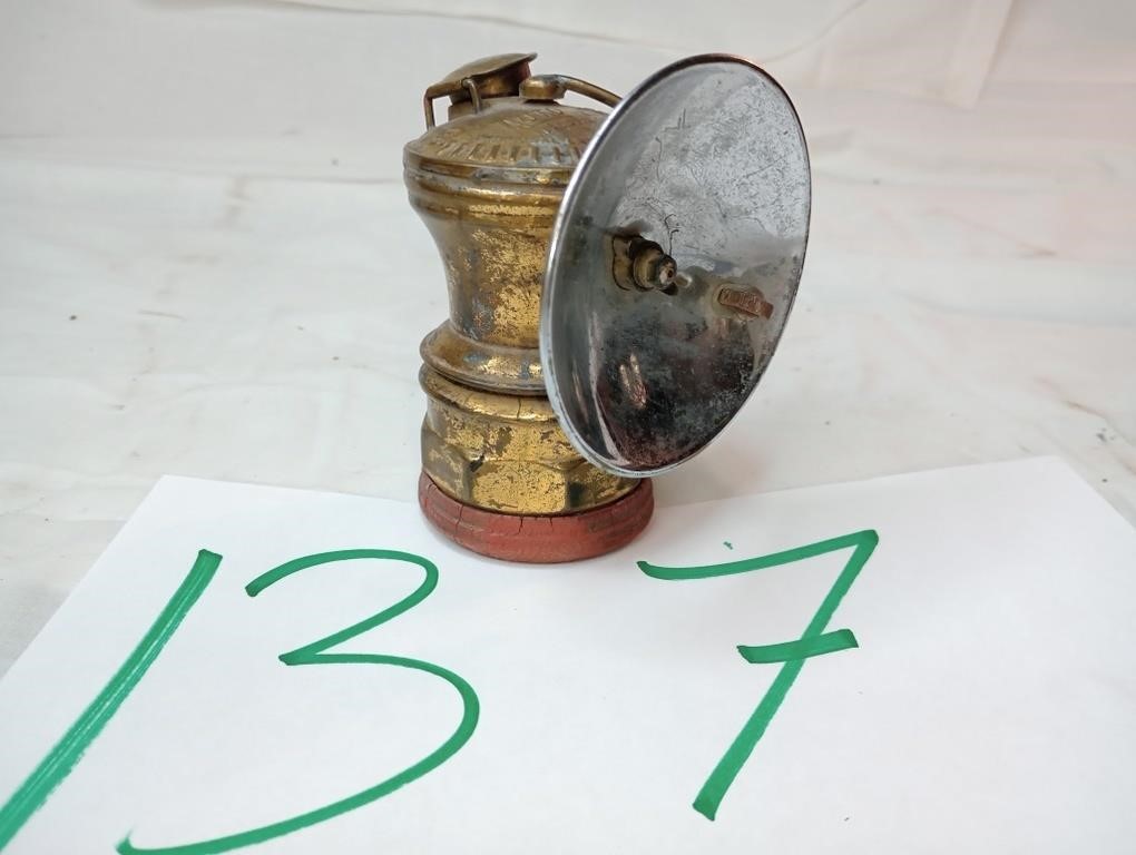 Miners carbide lamp