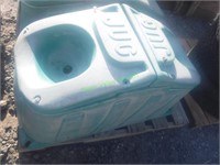 JUG Insulated Water Trough