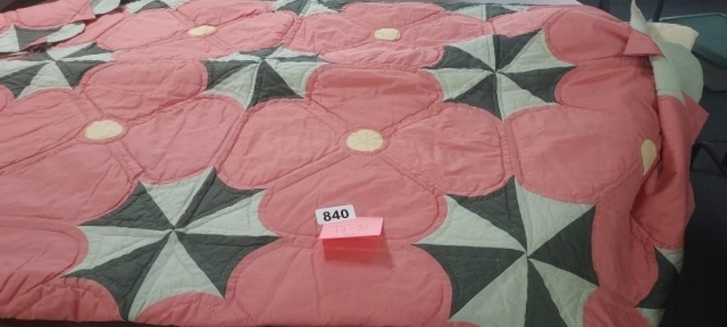 NICE VINTAGE QUILT 72" X 80". 2 PILLOW SHAMS