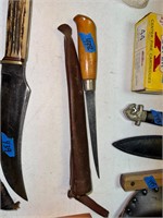 Knife: marked KASSNAR DELUXE filet knife/sheath