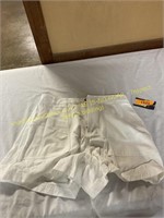 Universal Threads, size 6 white shorts