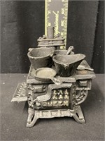 Queen Miniature Cast Iron Cookstove