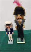 Two nutcrackers pirate and captain