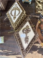 2 sets of 3 vintage diamond wall plaques