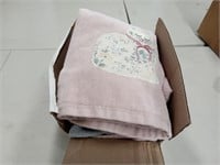 Towel, Placemats and Napkins Box Lot