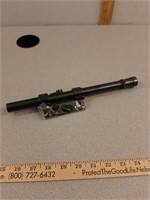 Weaver mounting rifle scope