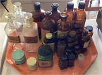 Tray lot of vintage and antique apothecary