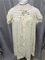 Barbizon Vintage Women's Nightgown Yellow w Lace