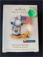 Vintage 2007 Hallmark Spaceman Snoopy Ornament