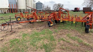 36-FT Bourgault 8800 Field Cultivator (Off Site)