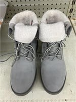 Timberland size 8, wolmens winter boots